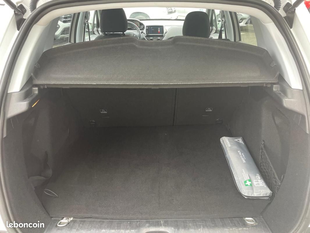 Peugeot 2008 PURE TECH 110CH SIGNATURE (image 17)