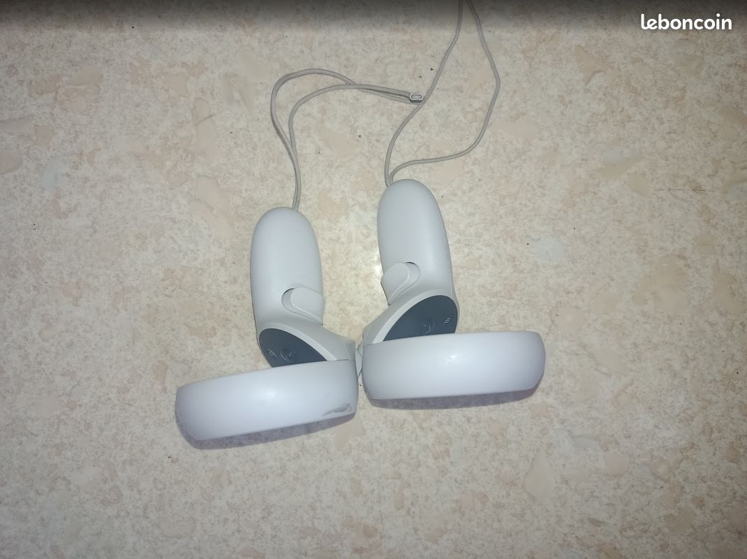 Meta Quest 2 256 Go complet : Casque VR + Sangle Pro + Dock + Mallette (image 3)