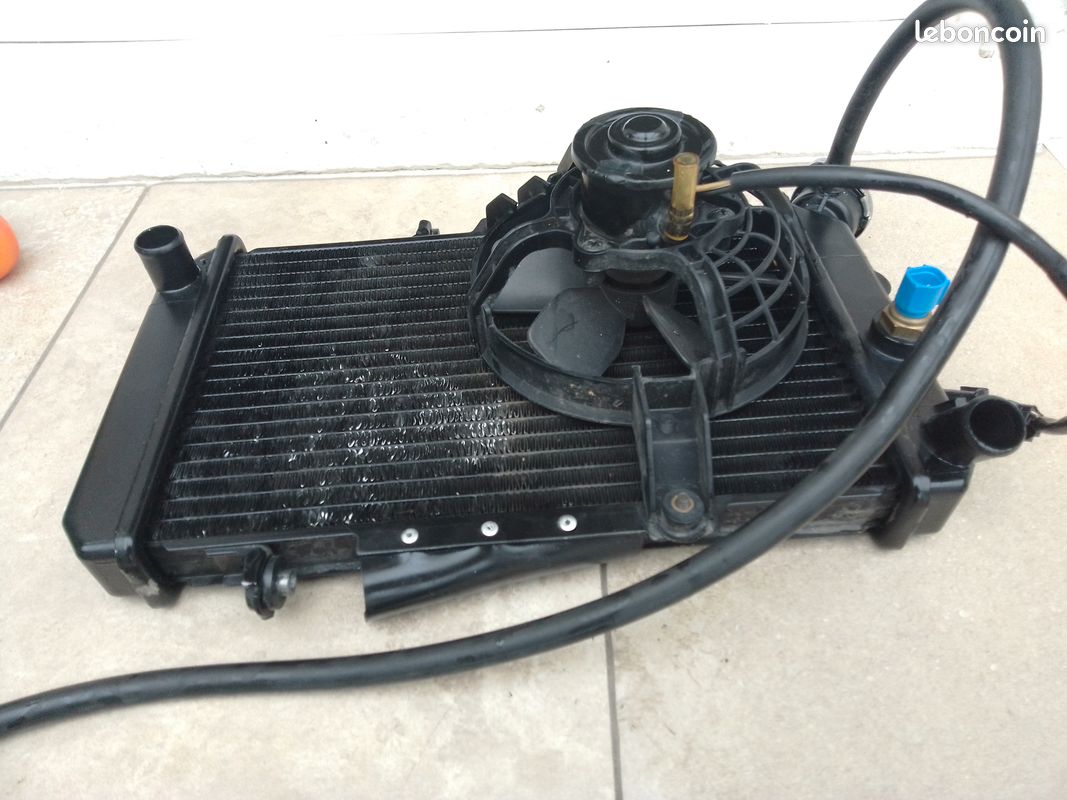 Radiateur hyosung (image 1)
