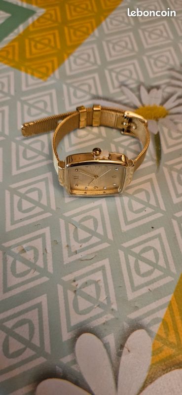 Montre femme (image 2)