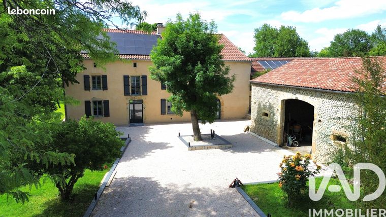 Propriété 9 pièces 339 m²