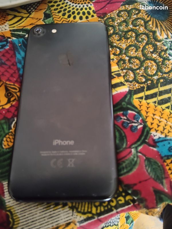 IPhone 7 Noir – Pour pièces / HS / Non testé (Modèle A1778) (image 2)