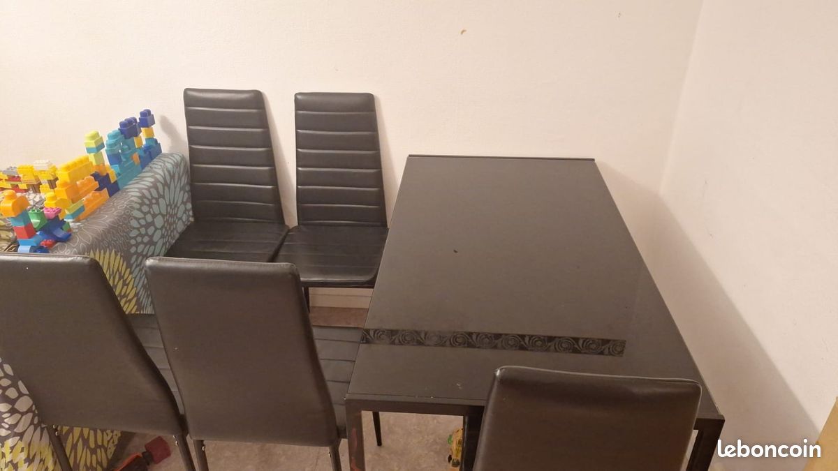 Table a manger (image 1)