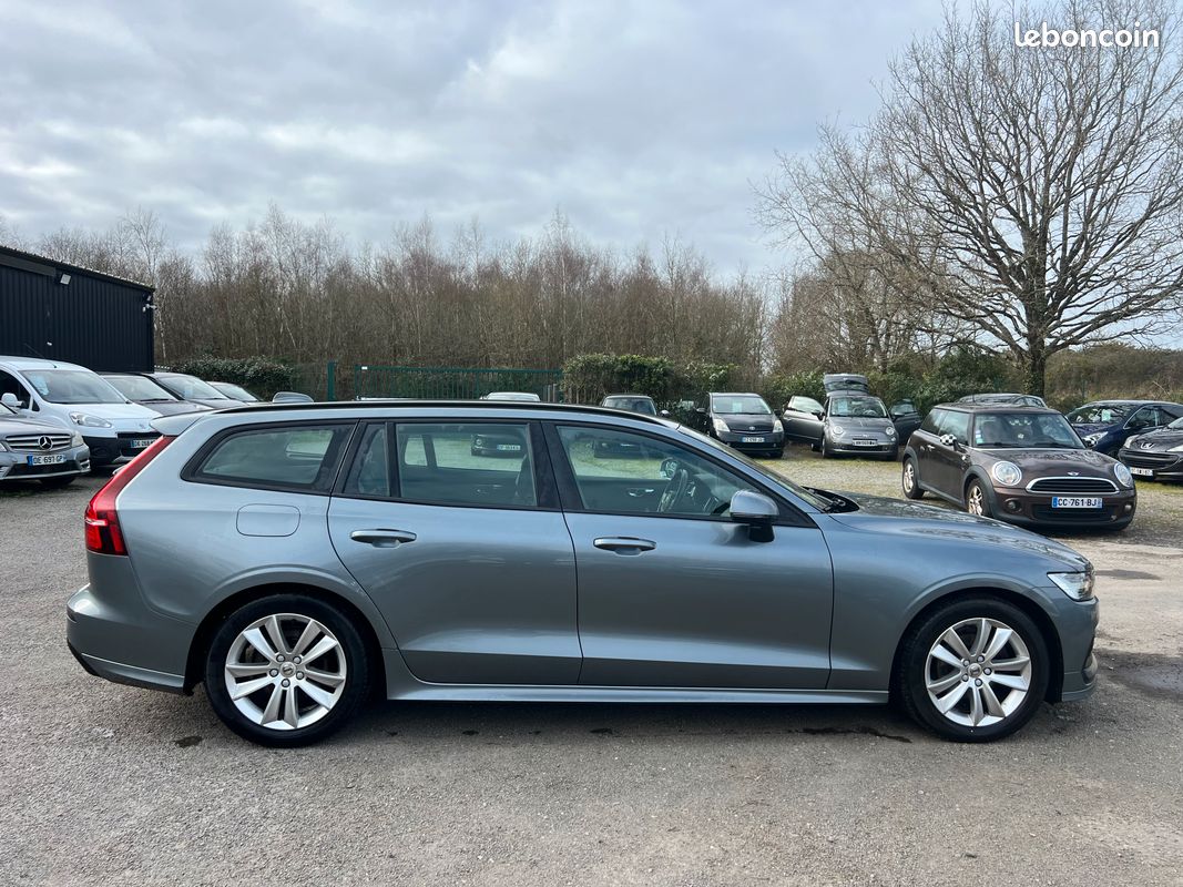 Volvo v60 D3 150cv année 2019 R-DESIGN (image 2)