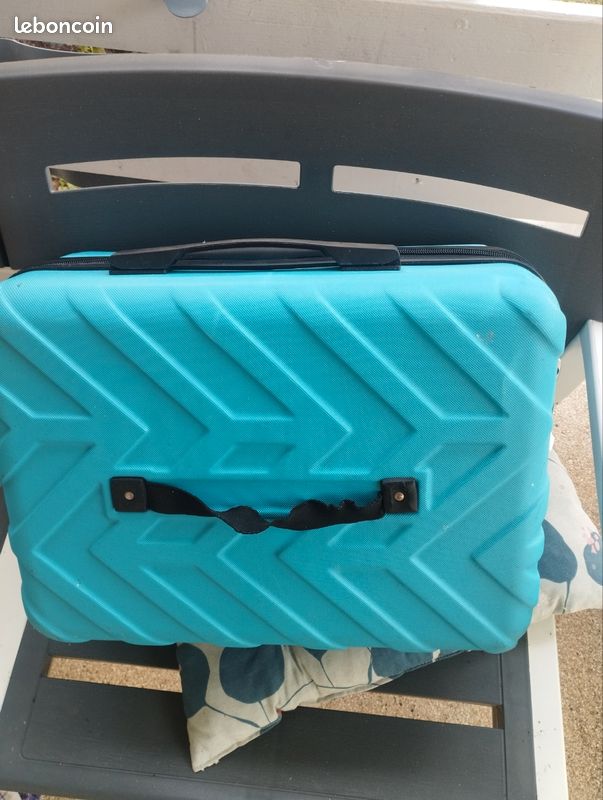 Vends valise bleue (image 1)