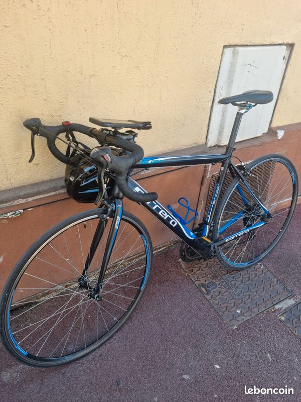 Louez un vélo de route à London directement en ligne