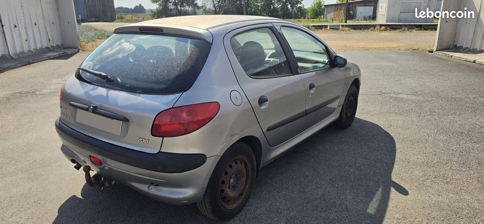 Peugeot 206 1.9d 70 cv 5 portes 5 vitesses garantie 3 mois (image 2)