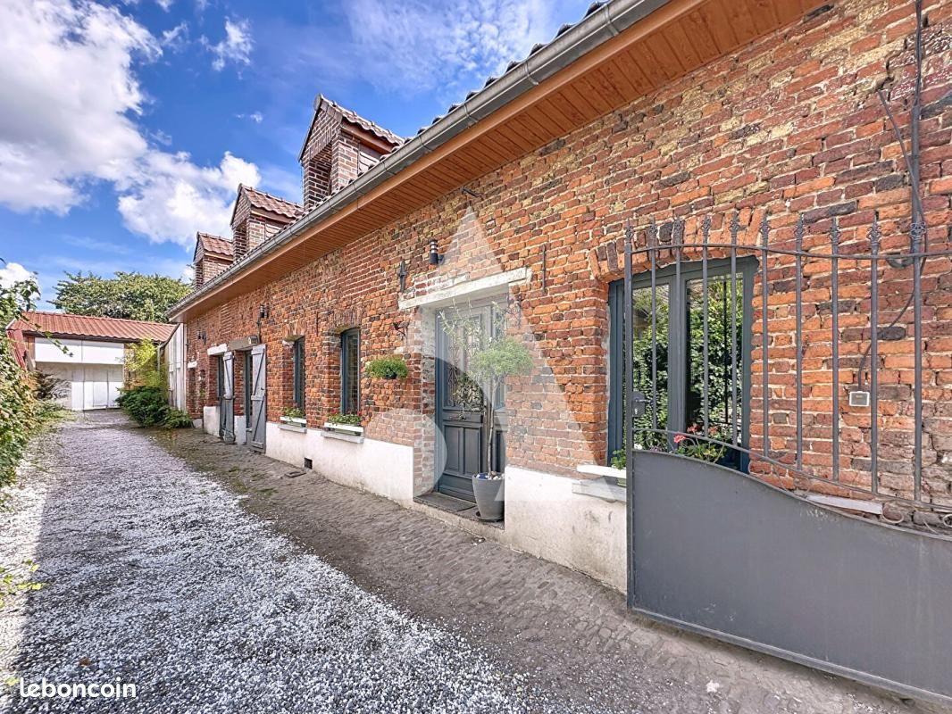 Maison 8 pièces 184 m² · à Saint-Amand-les-Eaux · 184 m² · 280 000 €