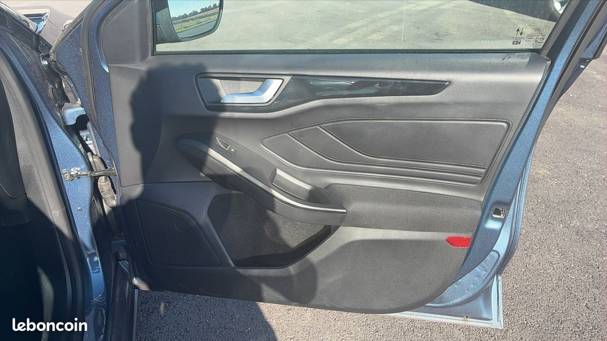 Ford Focus IV 1.0 EcoBoost Flexfuel 125 ST-Line (image 22)