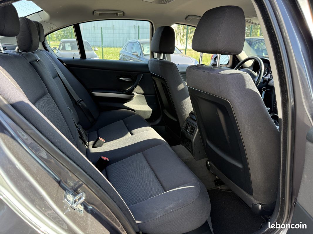 BMW Série 3 V (E90) 320i 150ch Sport Garantie 6 Mois (image 23)