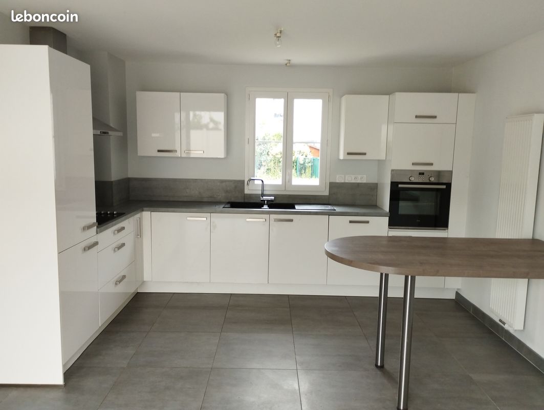 Maison 4 pièces 90 m² · à Saint-Denis-en-Val · 90 m² · 1 060 €