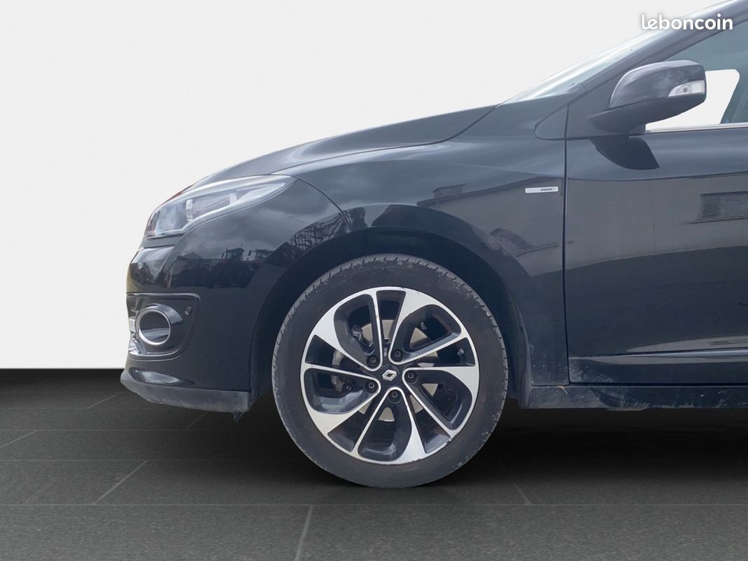 RENAULT MEGANE III ESTATE Estate III TCE 130 Energy eco2 Bose (image 20)