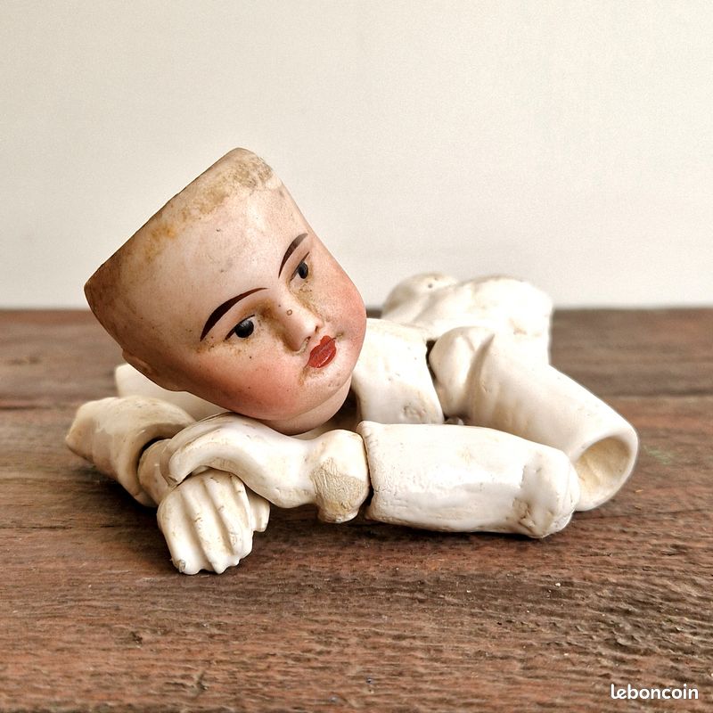 Poupée ancienne en porcelaine marque SFBJ à Paris à restaurer