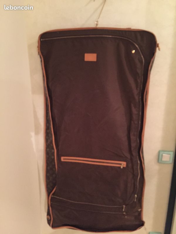 Housse de voyage VUITTON (image 1)