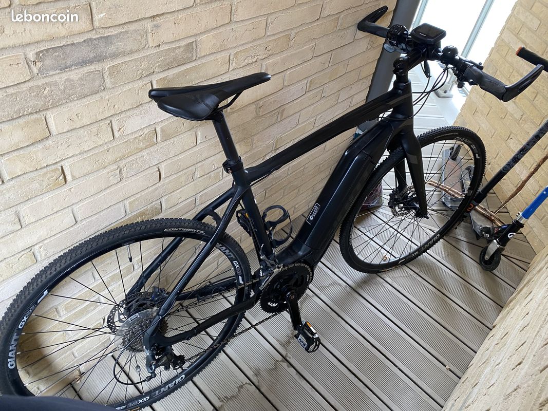 GIANT FastRoad E+ e-bike VTC Vélos