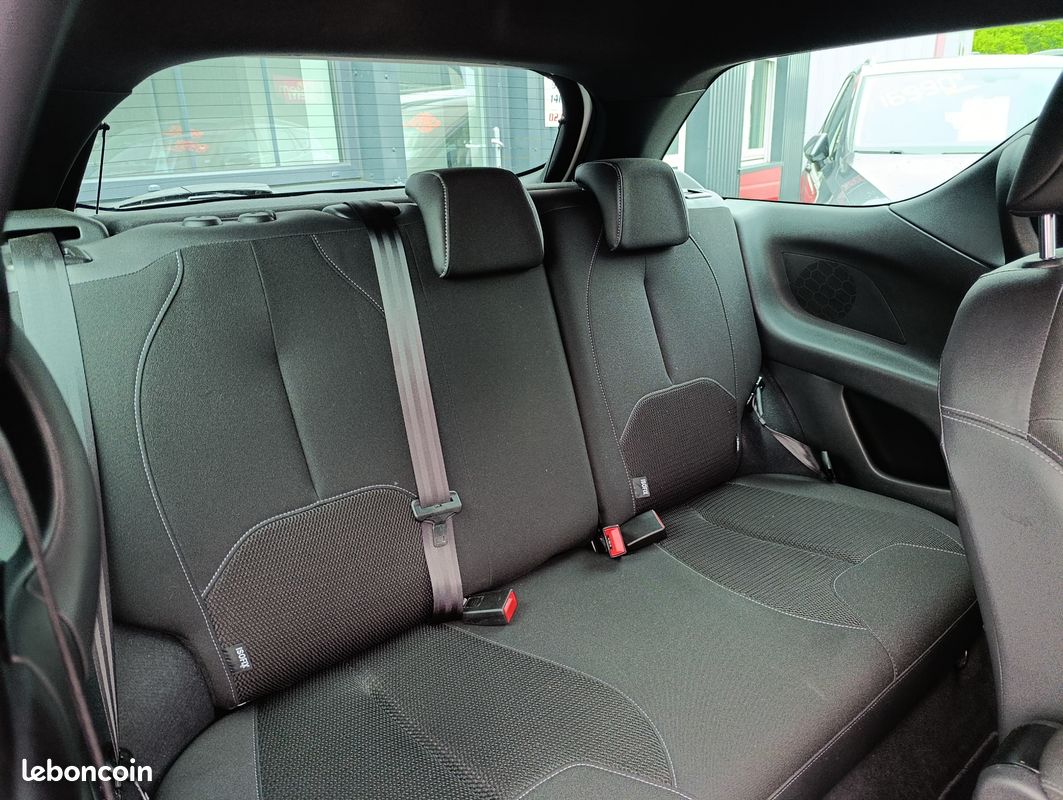 CITROEN DS3 1.2i 82CH SO CHIC (image 5)