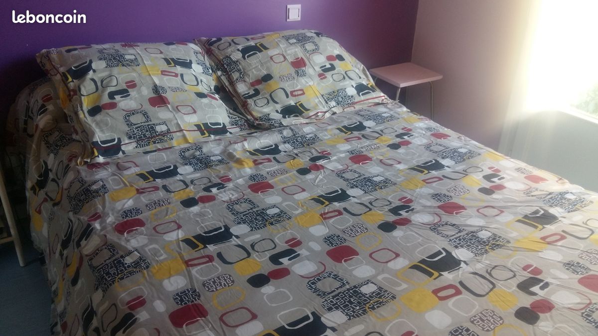 Housse de couette + 2 taies d'oreiller +1 taie traversin marque Sanderson (image 1)