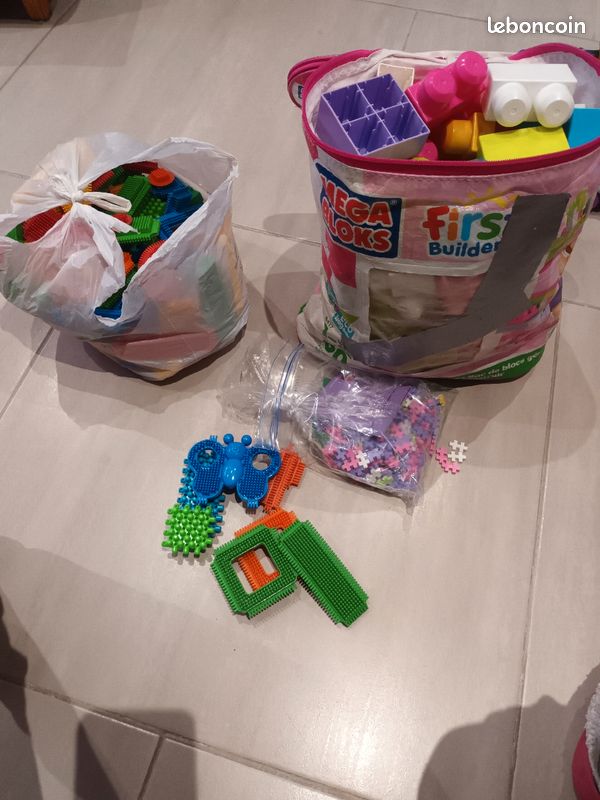 Legos (image 1)