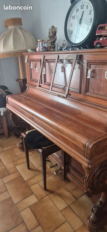 Piano droit Erard (image 1)
