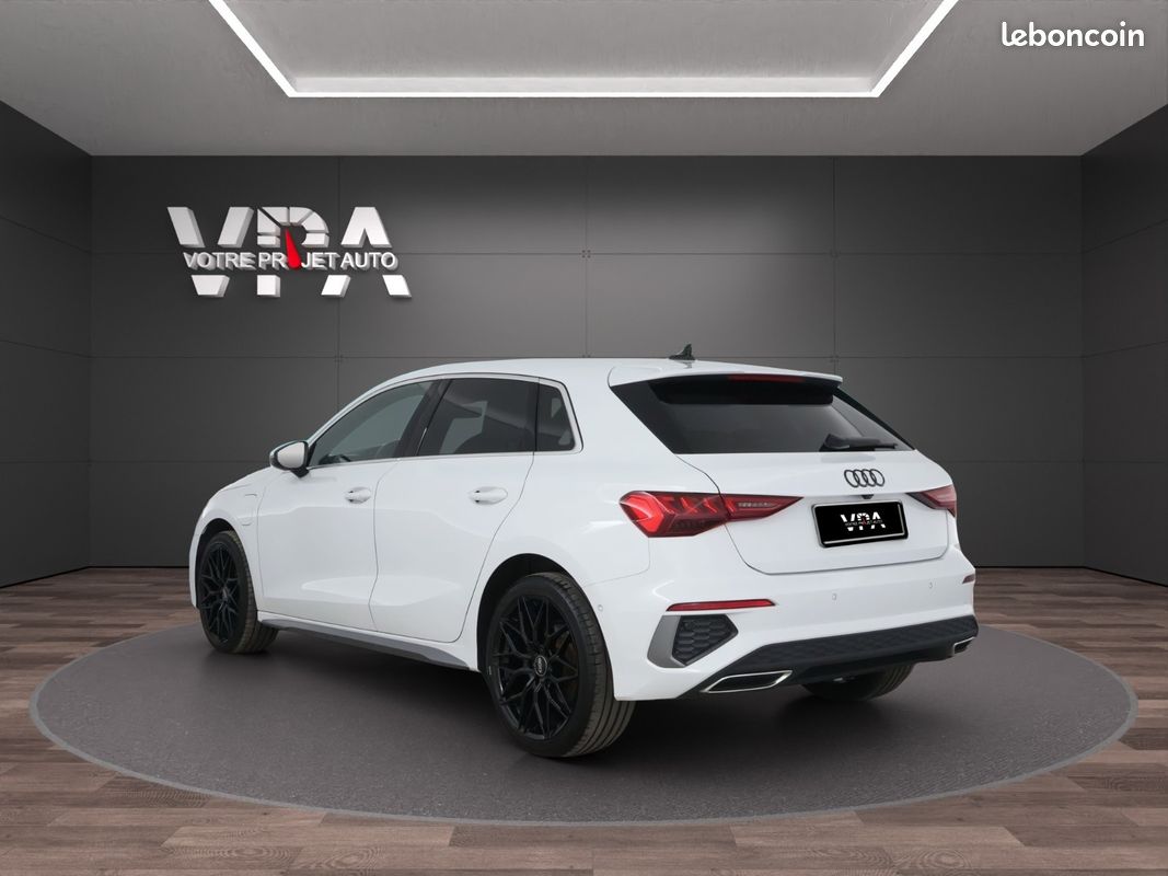 Audi A3 45TFsie S Line 245ch - ACC - Sièges chauffants - Carplay - Caméra de recul - Mémoire (image 5)