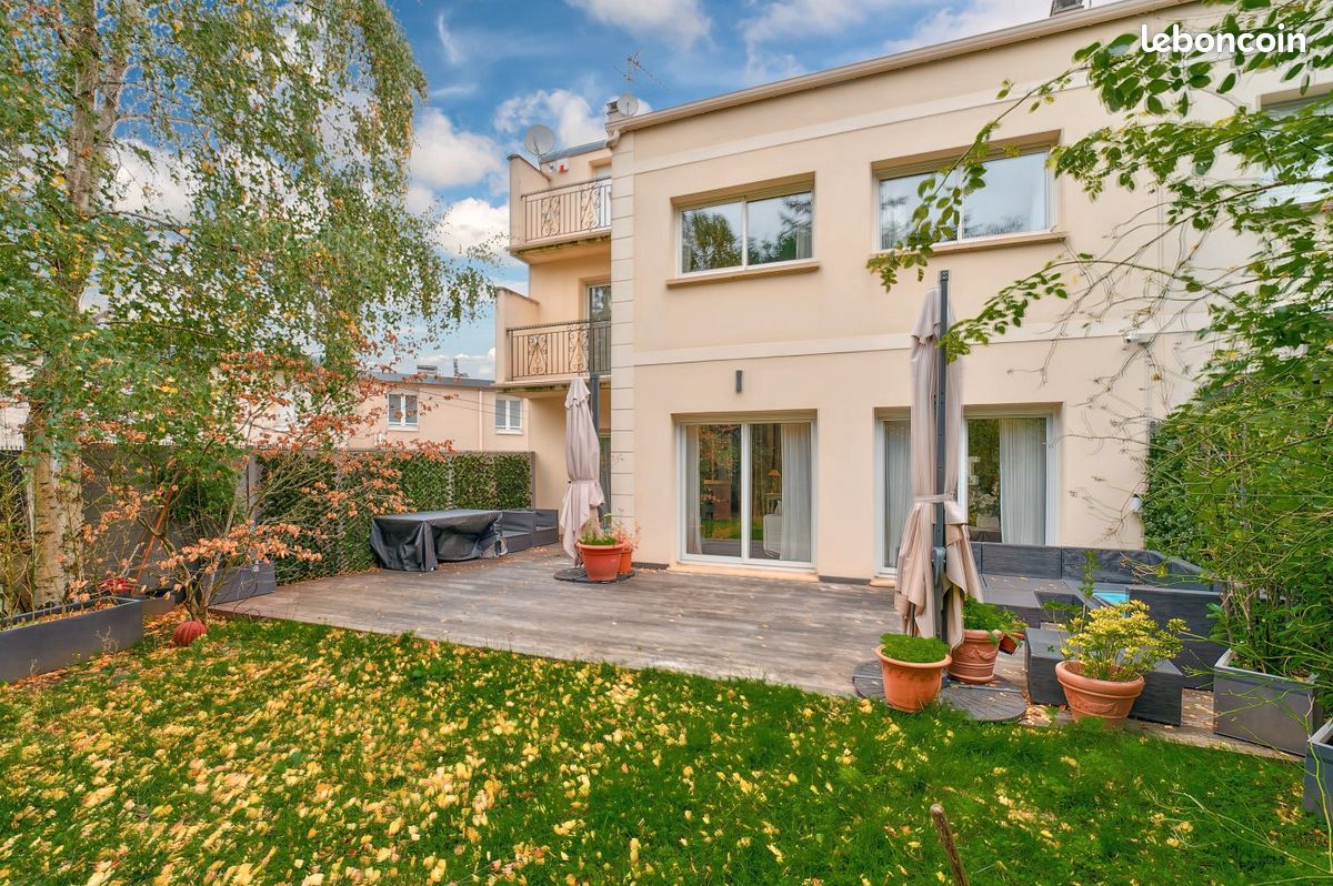 Maison 8 pièces 273 m² · à Clamart · 273 m² · 1 695 000 €