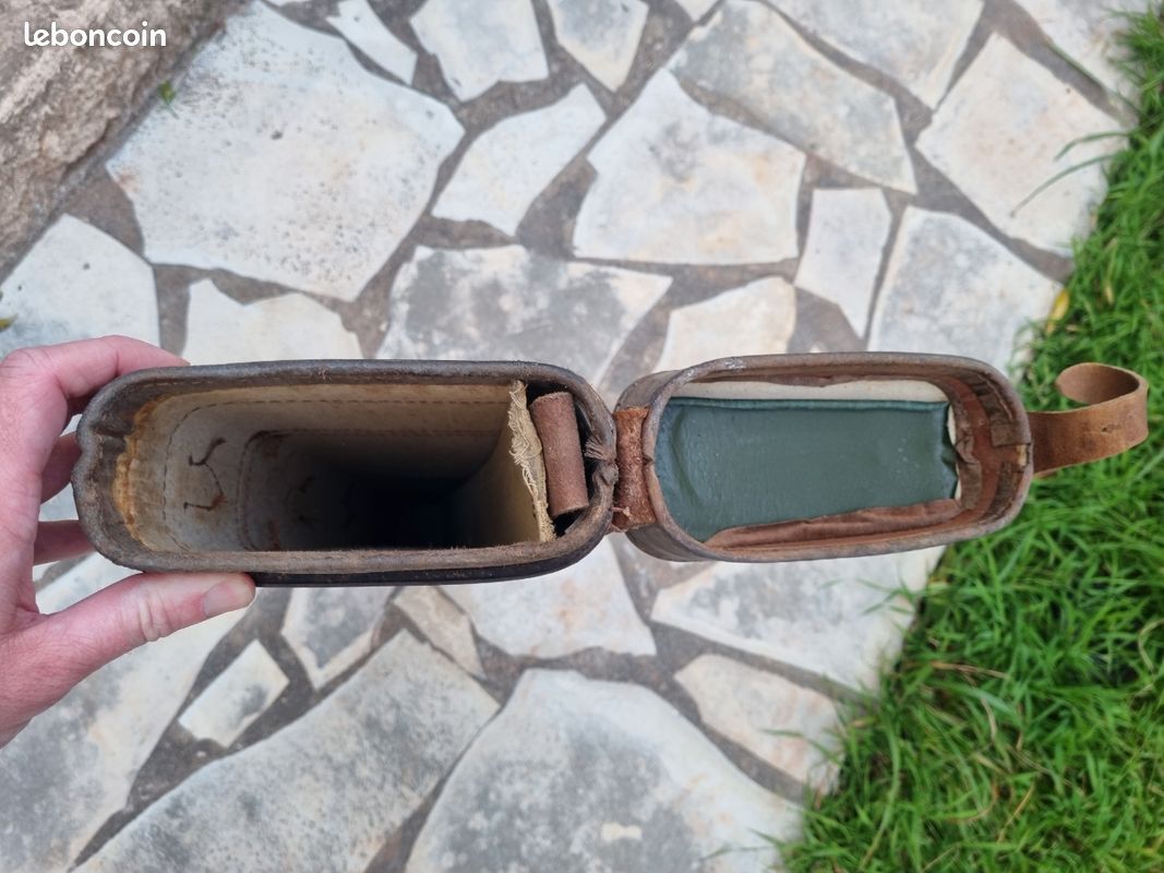 ETUI jambon pour fusil en cuir et toile. Long.: 74 cm. - Lot 679