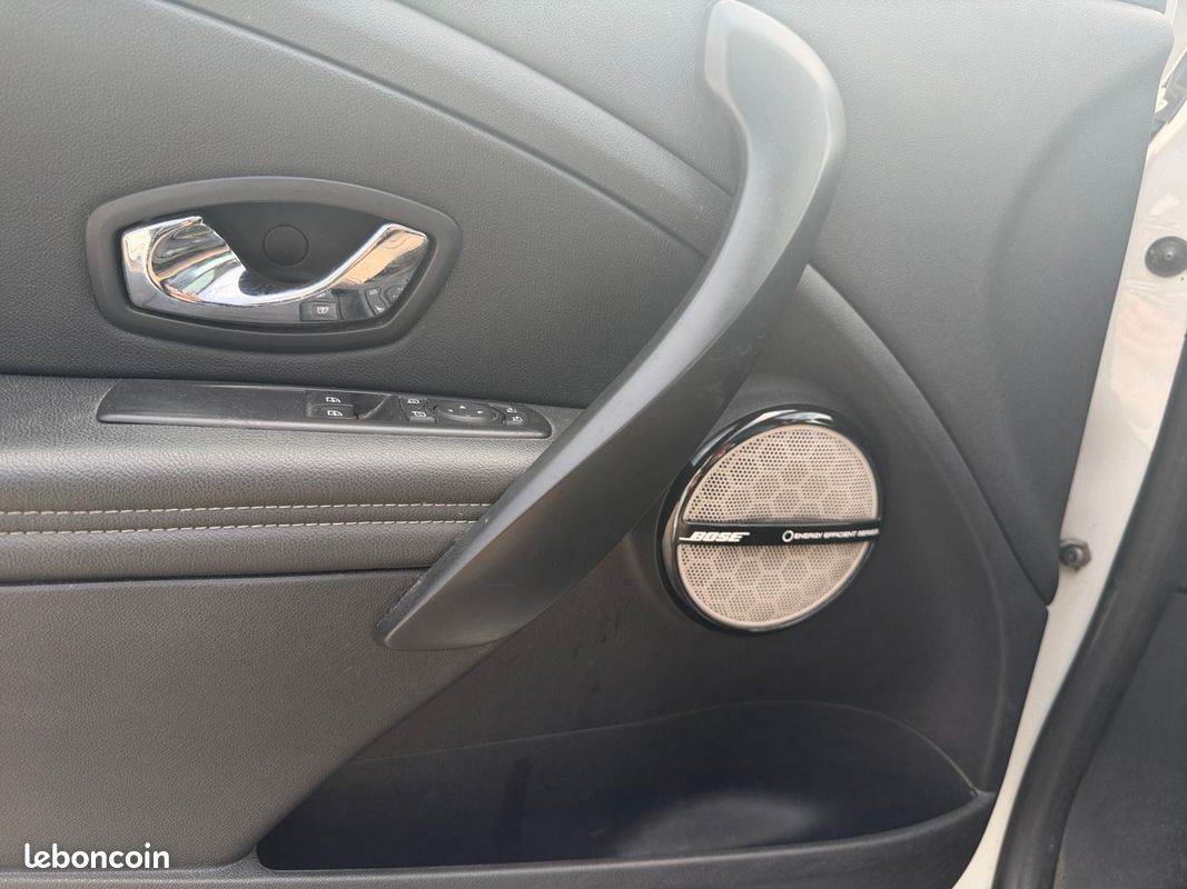 RENAULT MEGANE III COUPE TCE 130 BOSE 132Ch Garantie 12 mois (image 16)