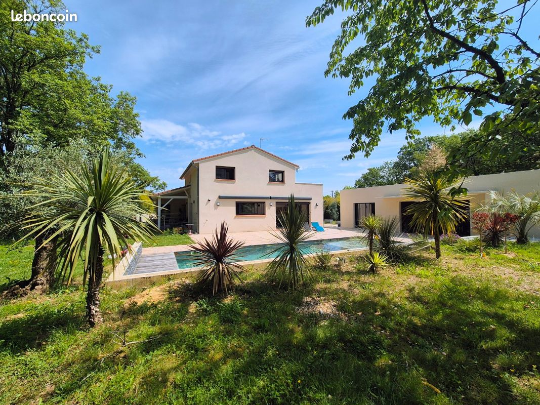 Maison 7 pièces 240 m² · à Castelnau-d'Estrétefonds · 240 m² · 690 000 €