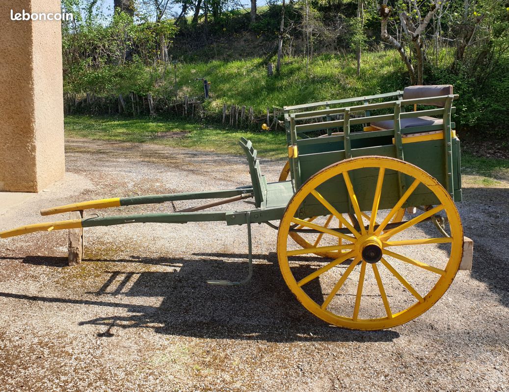 Tracteur Et Grande Remorque De Ferme Hydraulique Image éditorial
