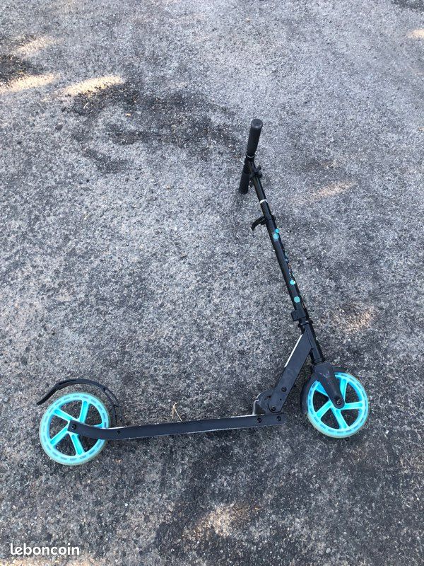 Trottinette non électrique ( négociable ) (image 2)