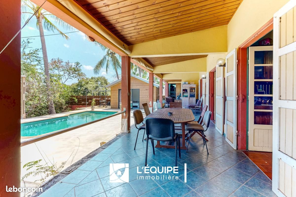 Maison 6 pièces 151 m² · à Saint-Paul · 151 m² · 741 600 €