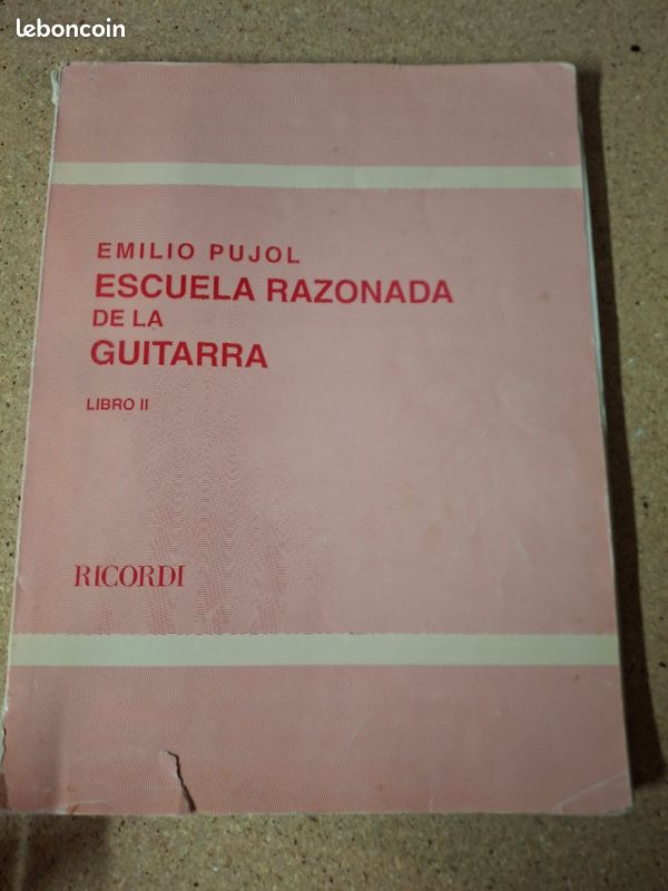 Livre de partitions pour guitare (image 1)