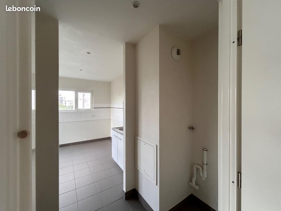 Appartement a louer saint-pierre-des-corps - 4 pièce(s) - 107 m2 - Surfyn