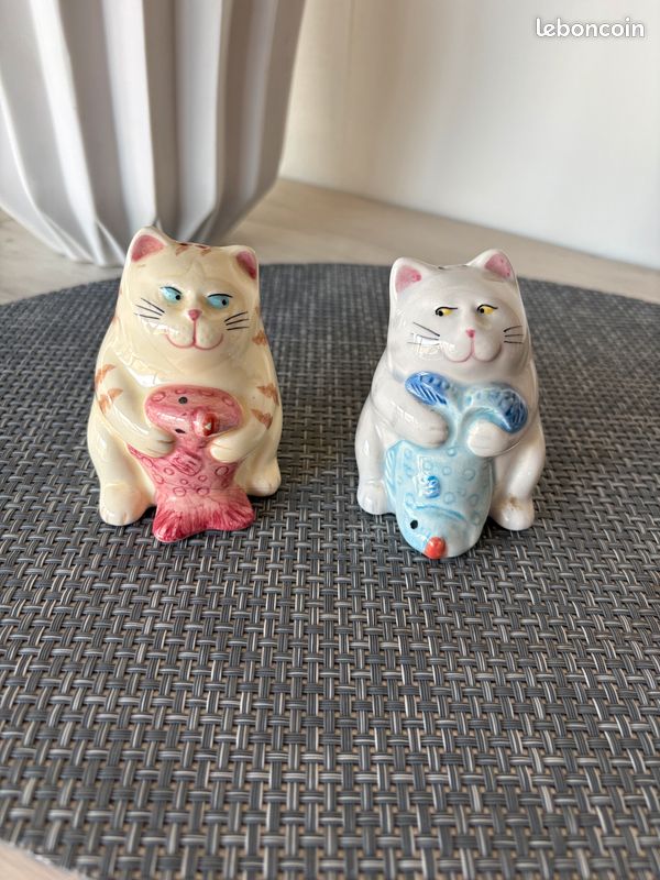 Salière + poivrière chats années 60/70 en céramique H. 8 cms (image 1)
