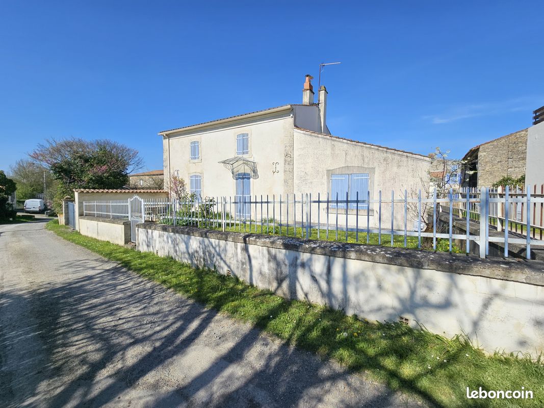Maison 4 pièces 140 m² · à Arçais · 140 m² · 157 500 €