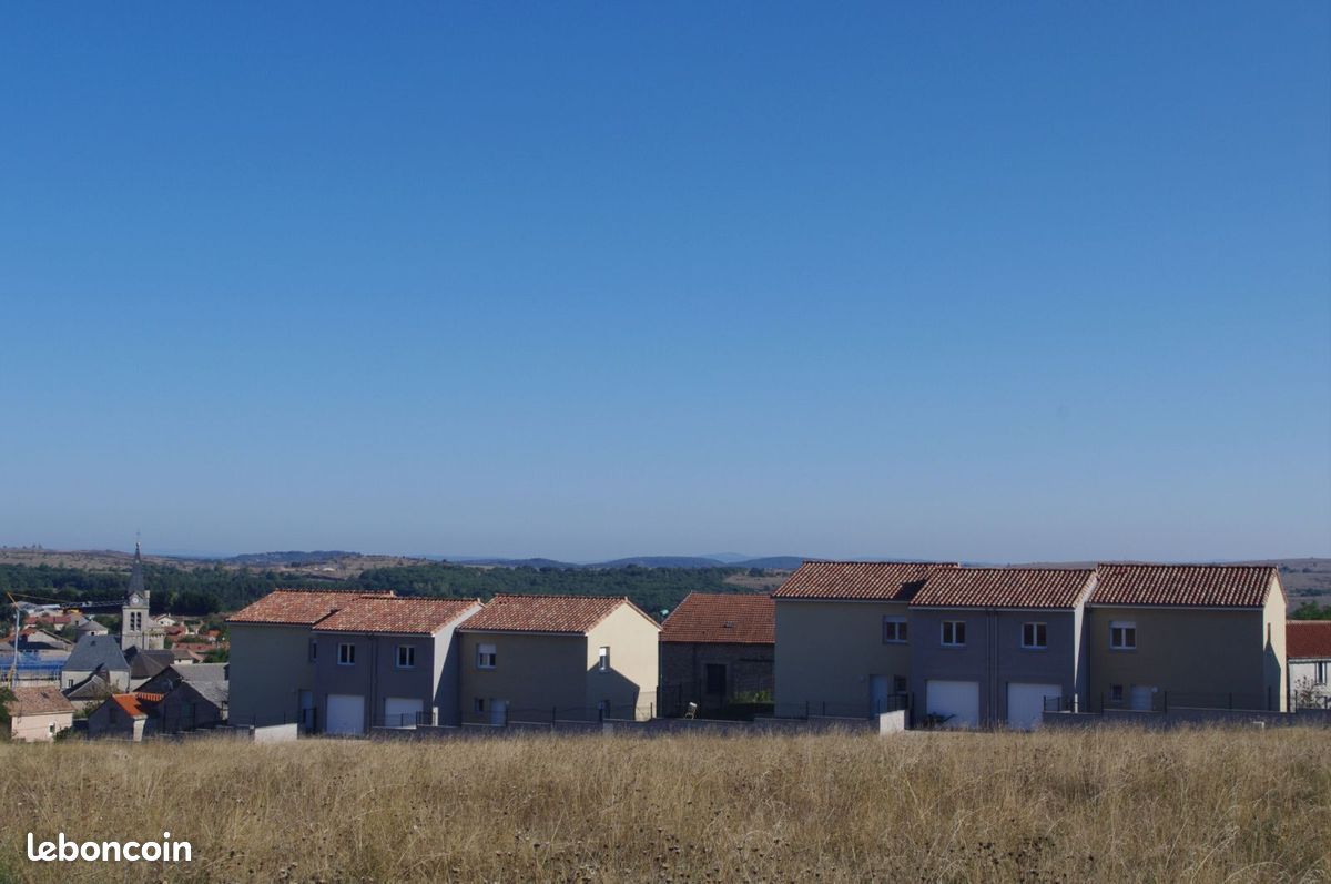 Terrain 820 m² · à La Cavalerie · 820 m² · 55 000 €