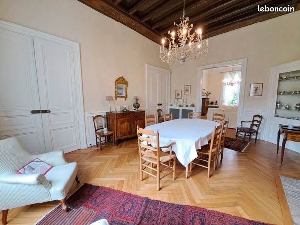 Maison 9 pièces 373 m² — 5