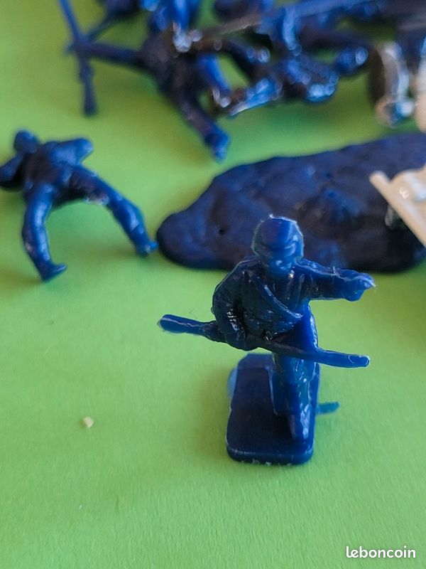 Miniature Risk - 20 Figurines D'infanterie Bleues - M259 - Jeu De Plateau Hasbro - Occasion