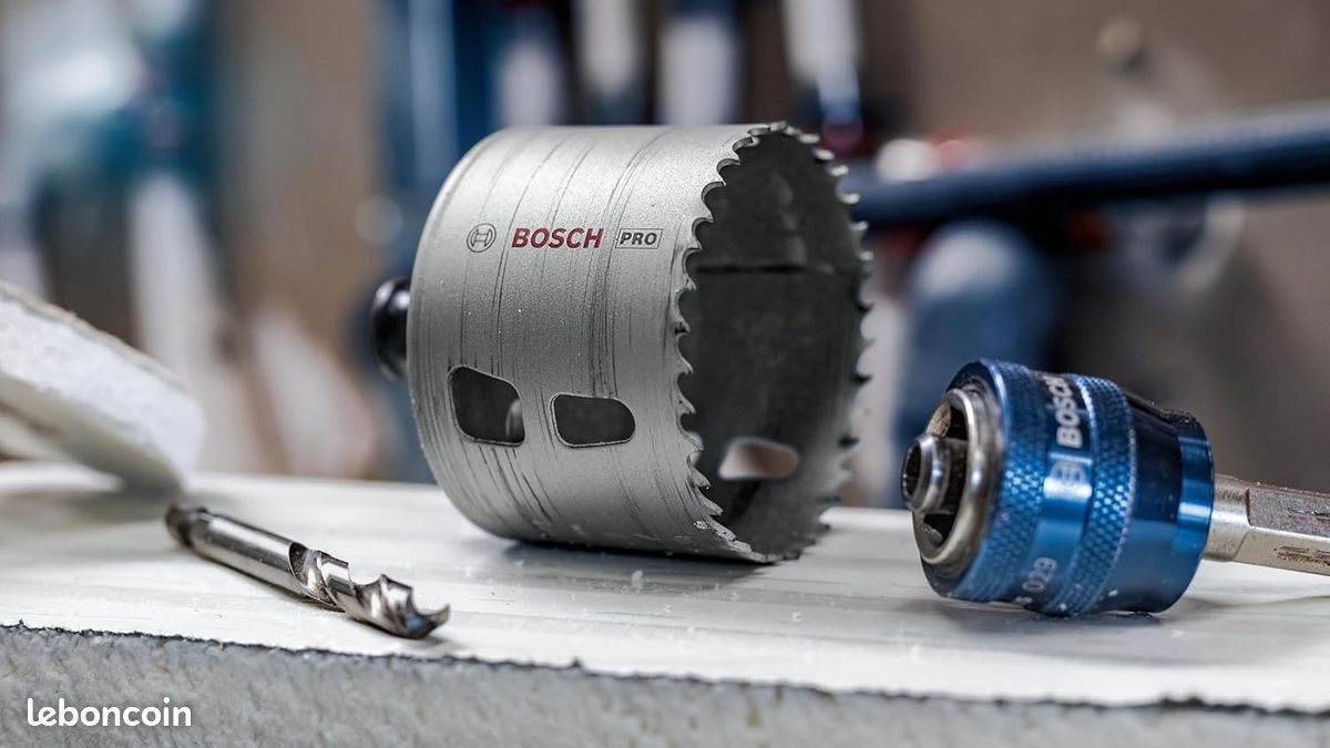 Lot 9 Scies Cloches Bosch PRO Multi Material - Pour Bois, Placo, Métal - 20-64mm - Étau Soufflé