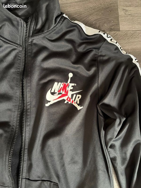 À Vendre Veste Survêtement Enfant Air Jordan (image 2)