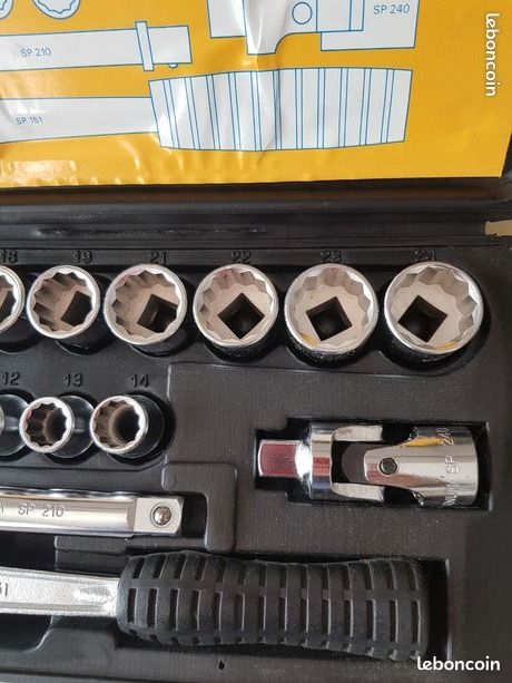 Offset Ratcheting Box/ Clé à cliquet à extrémité ouverte