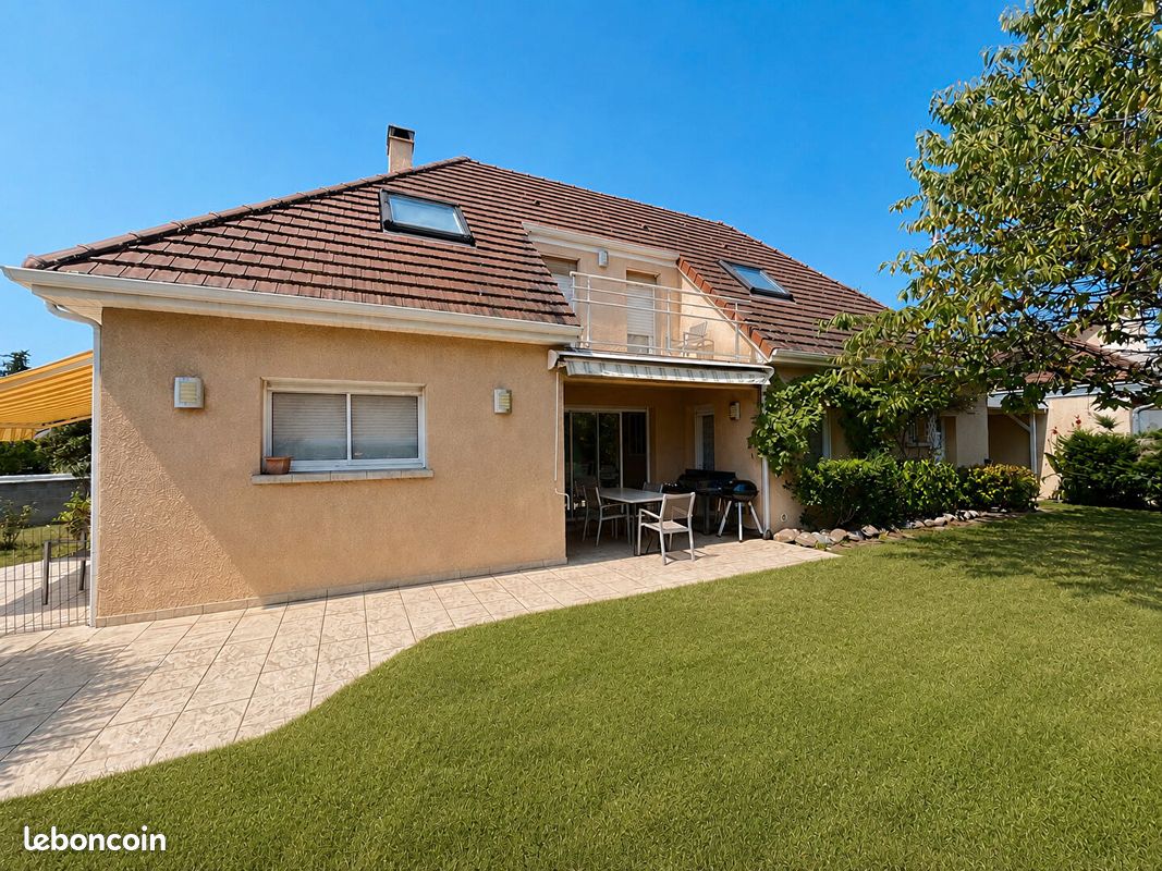Maison 5 pièces 135 m² · à Lescar · 135 m² · 385 000 €