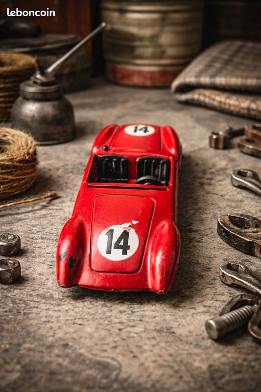 Ancienne Voiture Miniature Dinky Toys 22A – Maserati – échelle 1:43 – Fabriqué En France