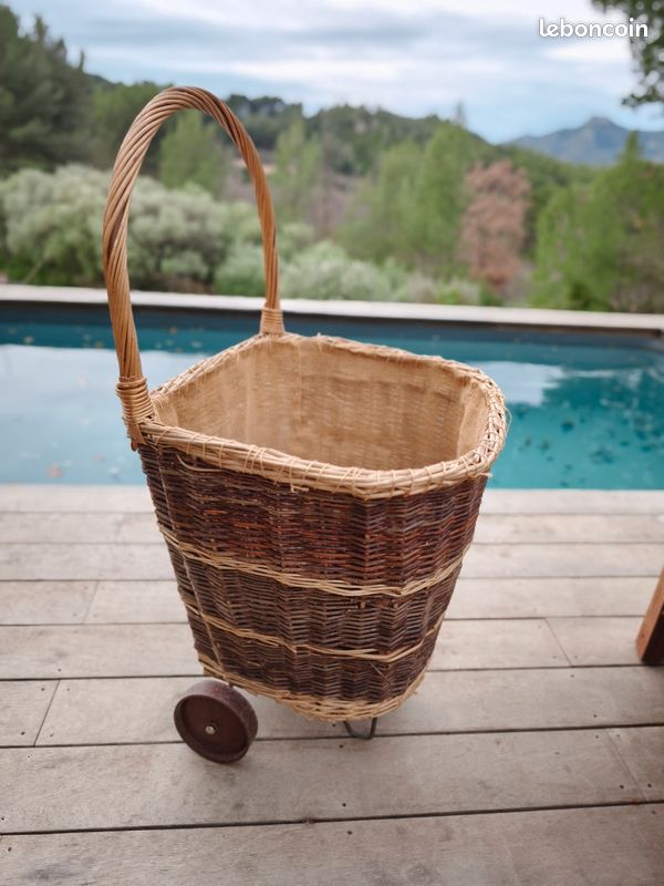 Panier à Bûches En Osier – Fabriqué En France – Oval 65x48x42 Cm – Occasion