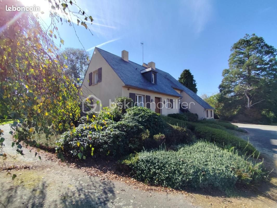 Maison 6 pièces 144 m² · à Pontmain · 144 m² · 170 000 €