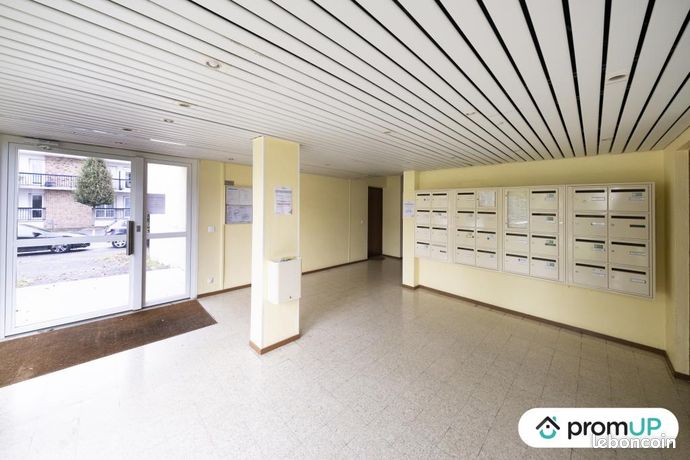 https://img.leboncoin.fr/api/v1/lbcpb1/images/17/14/ef/1714ef6ddf8d1c783fd4f5762fbee64f90cade0c.jpg?rule=ad-image