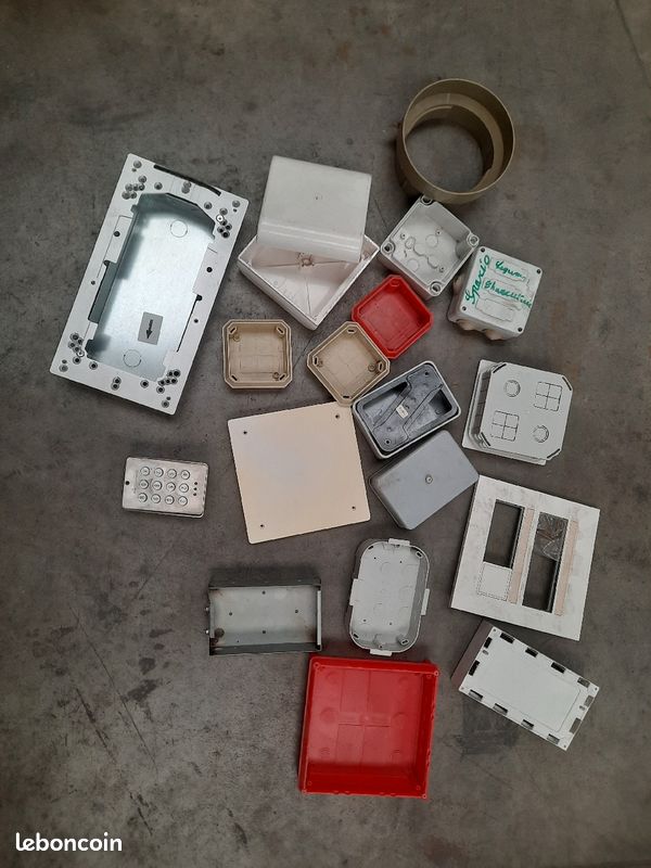 LOT caches, blocs disjoncteurs... Avec un boîtier à codes (image 1)