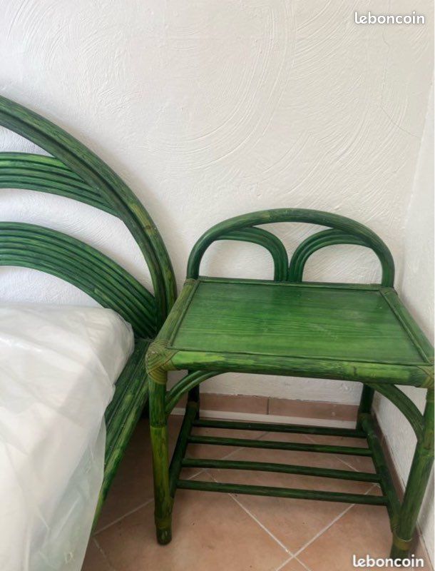 Lit, commode, table de chevet, miroir (image 2)