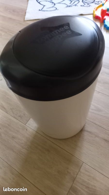 Poubelle à couche (image 1)