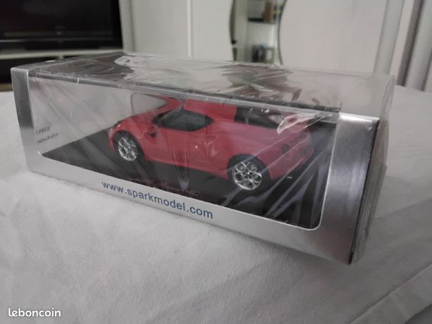 Maquette Voiture Alfa Romeo 4C Rouge échelle 1:34-39 - Marque Welly, Neuve, Moulée Sous Pression